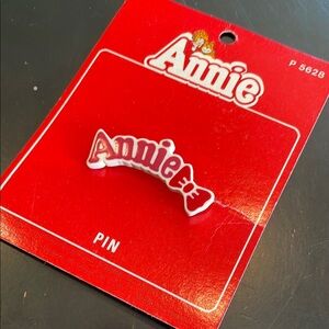 Annie Red and White Pin 1981 vintage keepsake